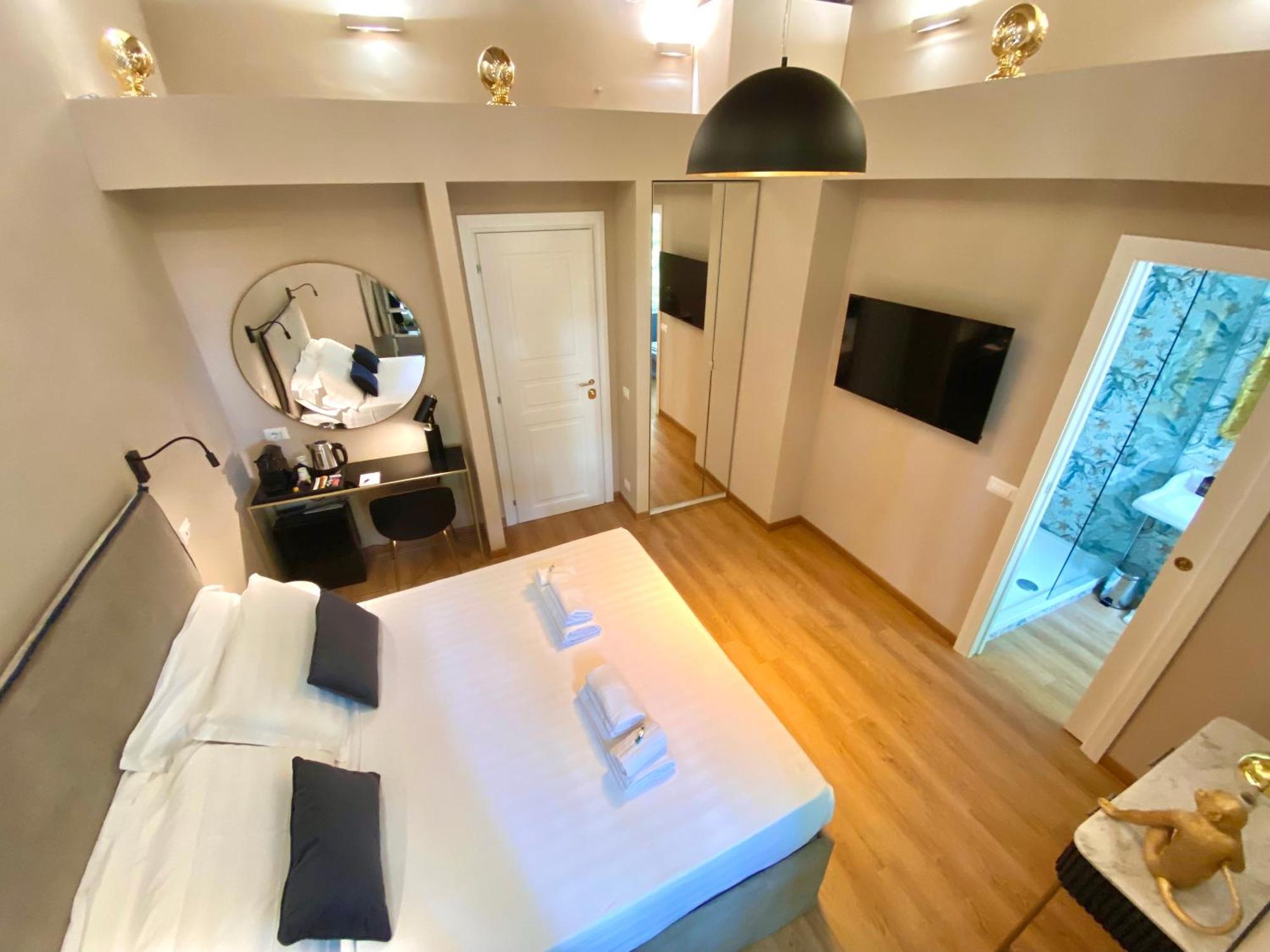 Queen Of Rome Luxury Rooms Екстер'єр фото