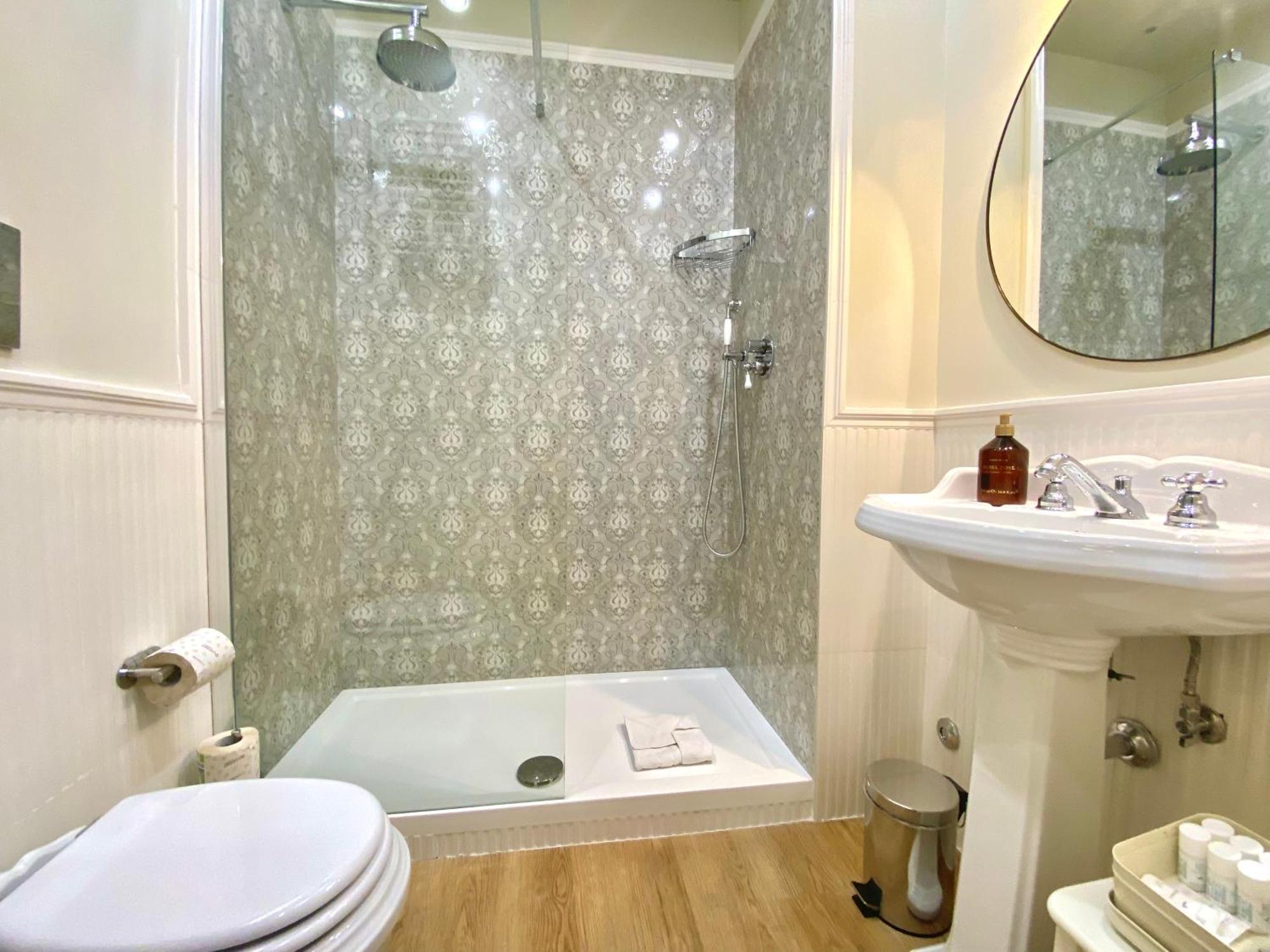 Queen Of Rome Luxury Rooms Екстер'єр фото