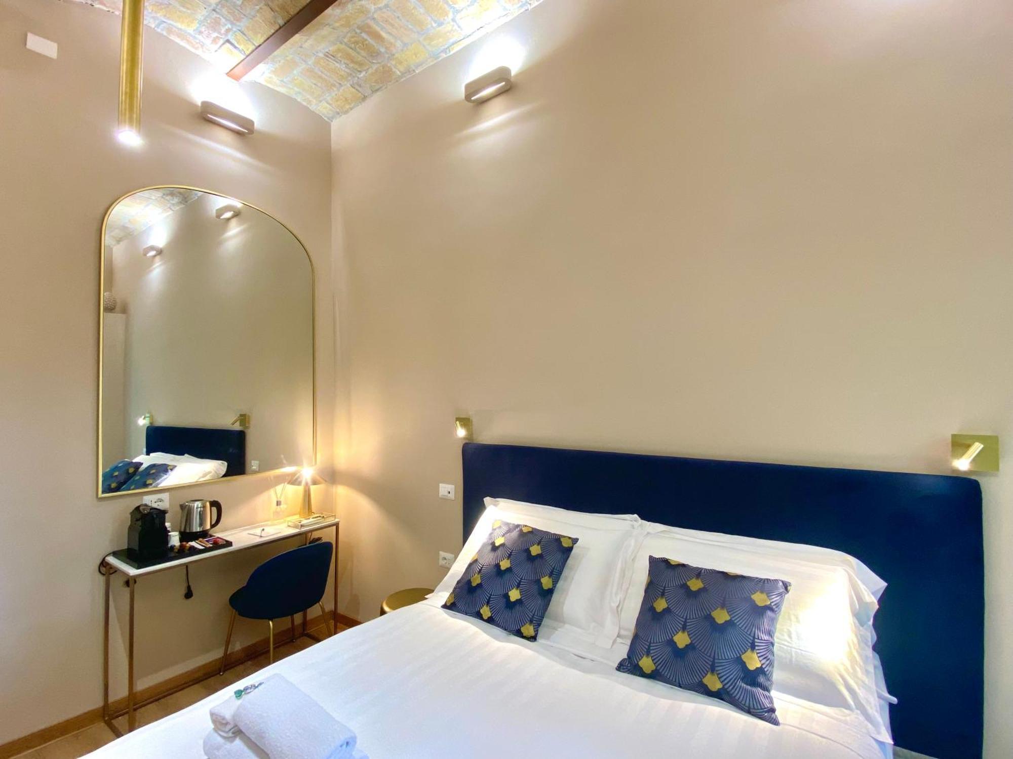 Queen Of Rome Luxury Rooms Екстер'єр фото
