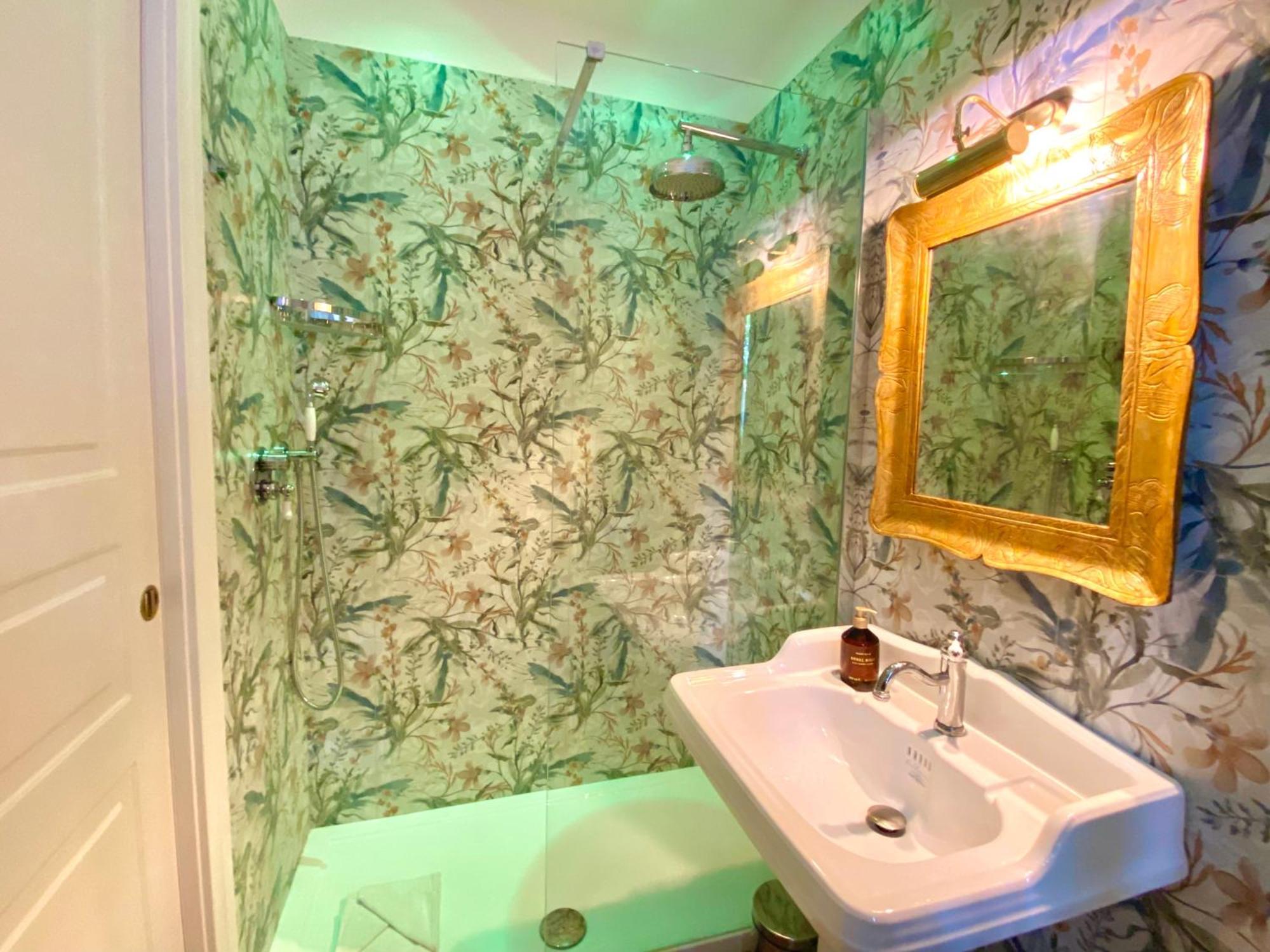 Queen Of Rome Luxury Rooms Екстер'єр фото