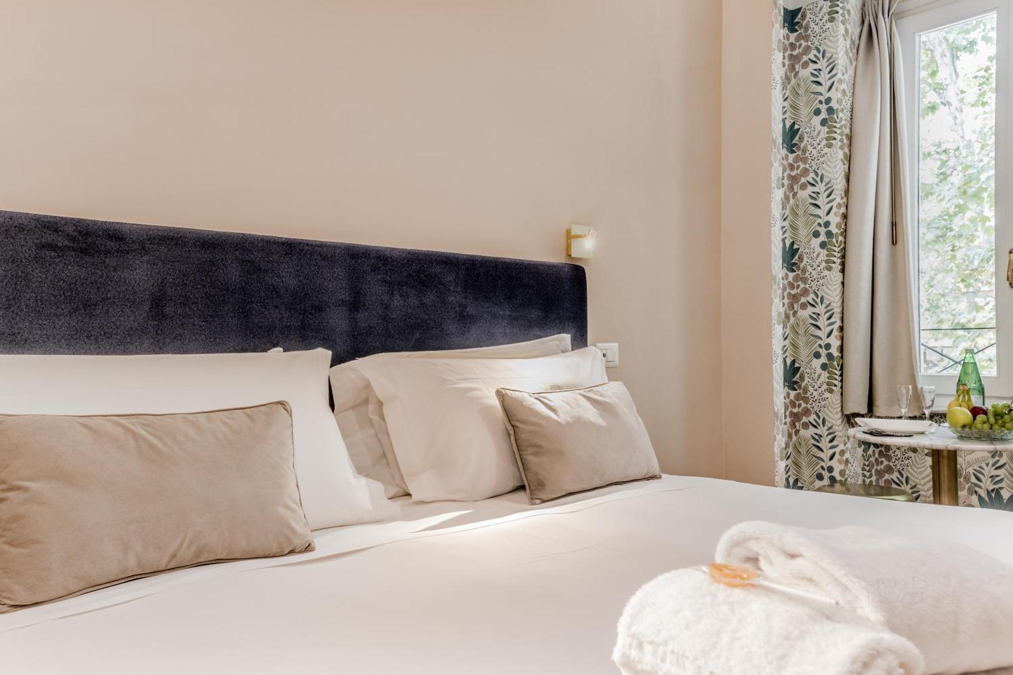 Queen Of Rome Luxury Rooms Екстер'єр фото