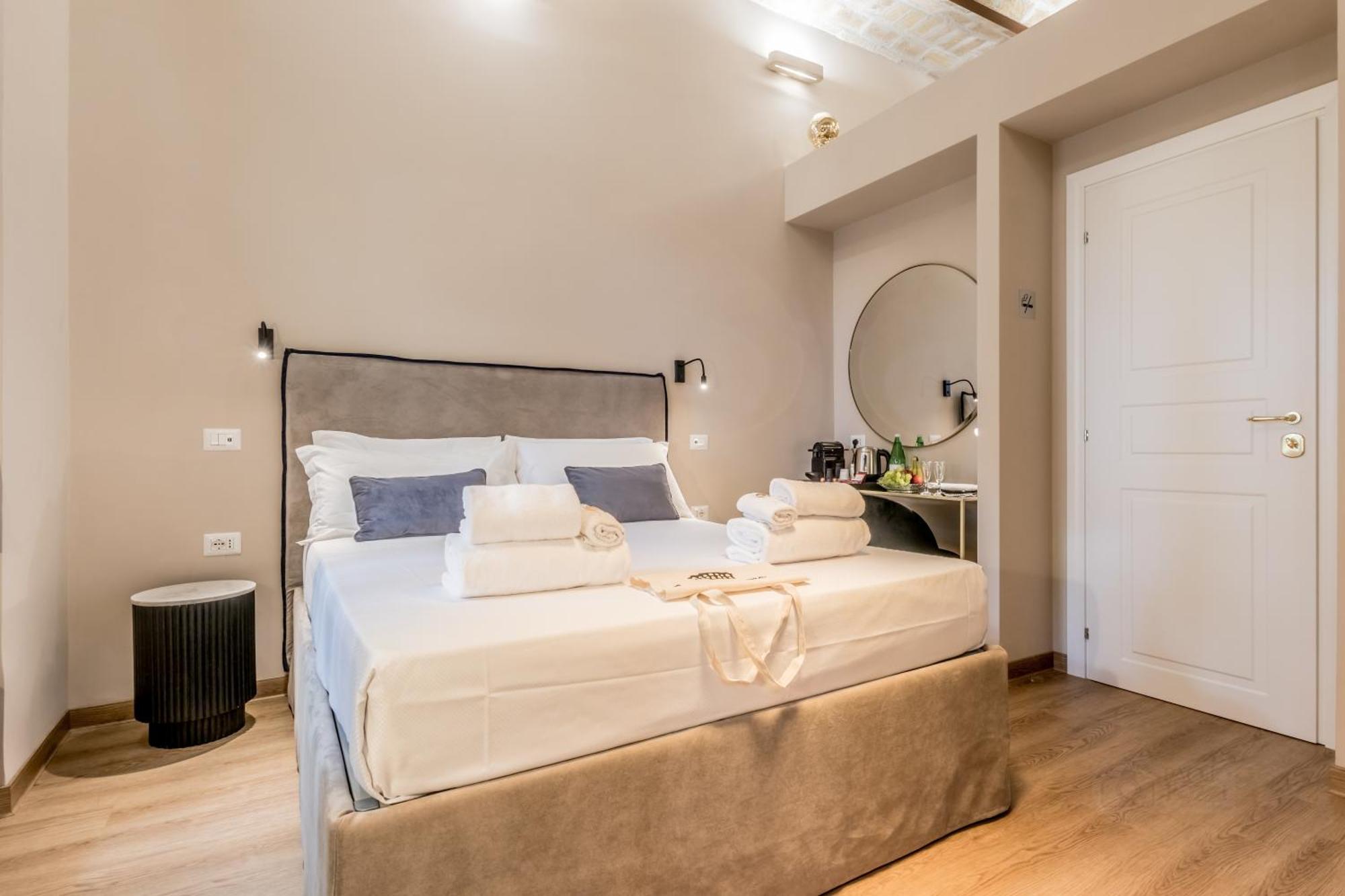 Queen Of Rome Luxury Rooms Екстер'єр фото