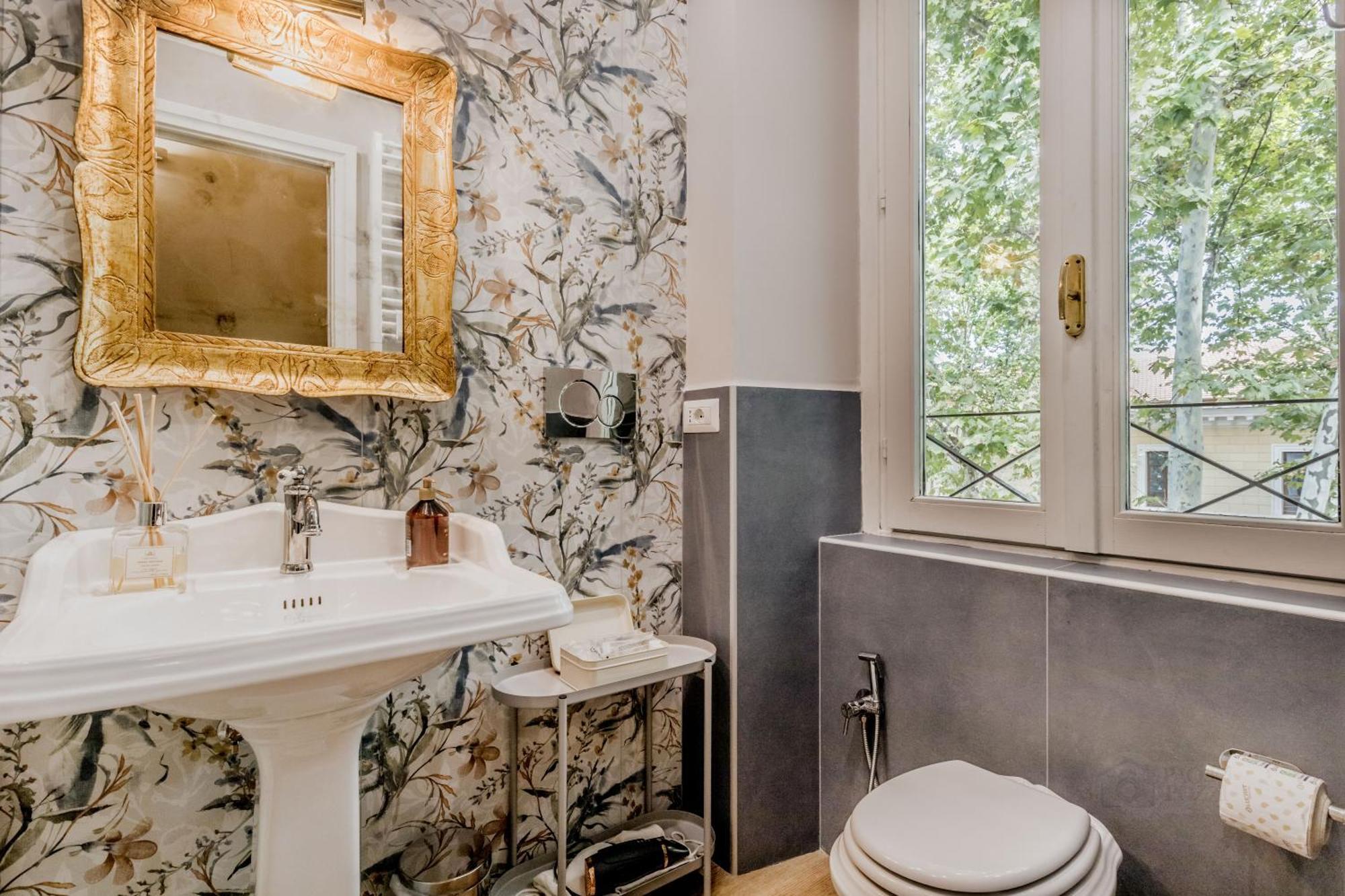 Queen Of Rome Luxury Rooms Екстер'єр фото
