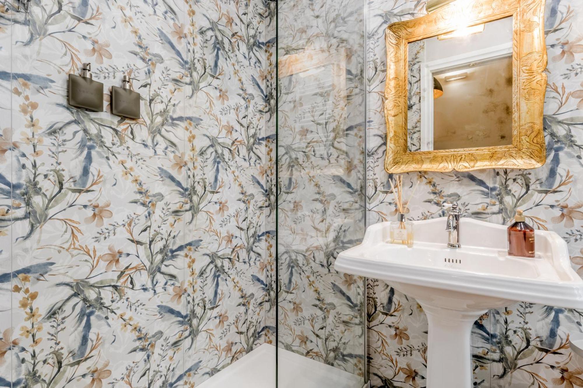 Queen Of Rome Luxury Rooms Екстер'єр фото