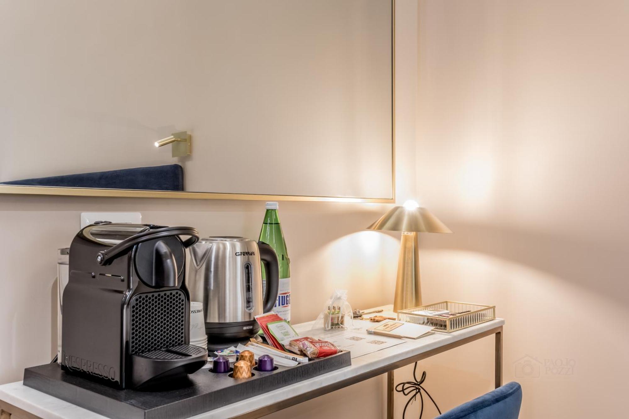 Queen Of Rome Luxury Rooms Екстер'єр фото