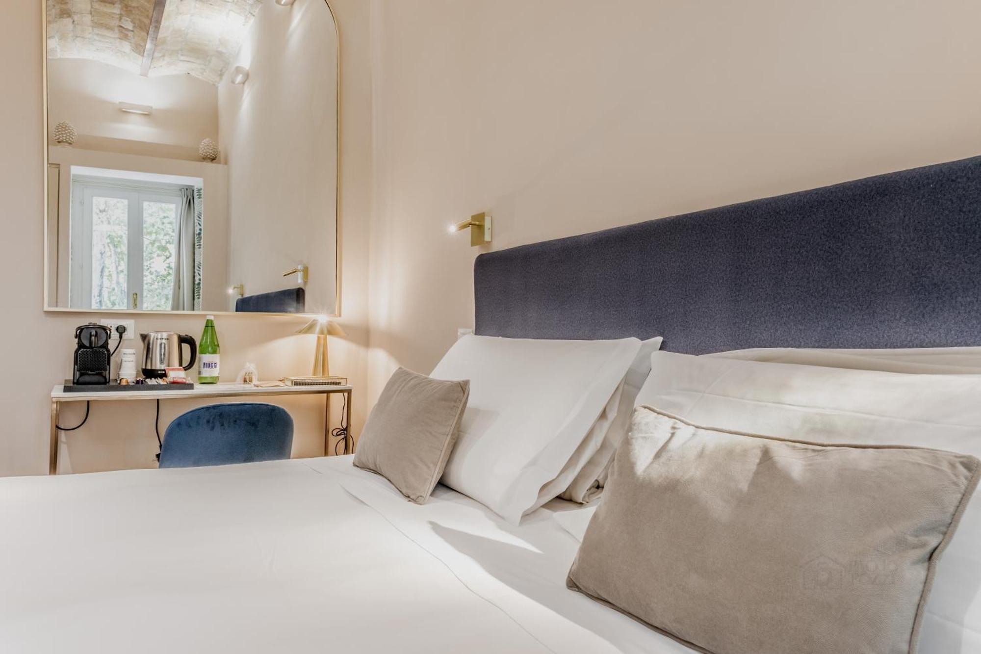 Queen Of Rome Luxury Rooms Екстер'єр фото